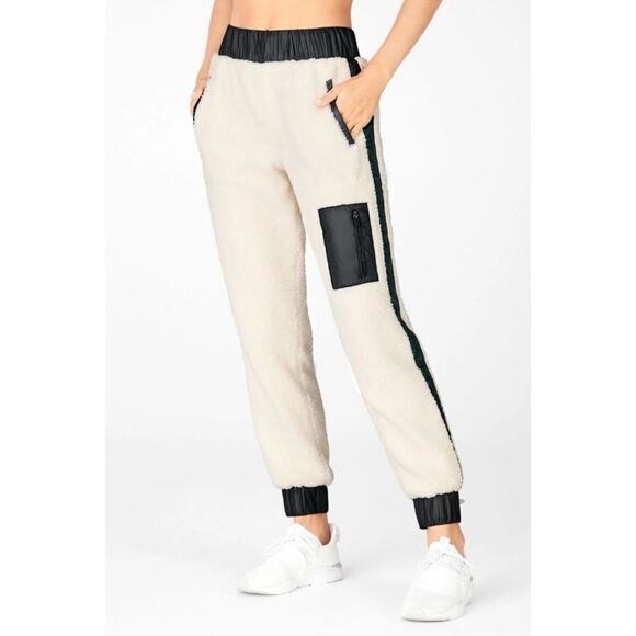 LIKE NEW Fabletics Cream Alaska Sherpa Fleece Faux Vegan Leather Look Jogger XXL - Picture 1 of 10